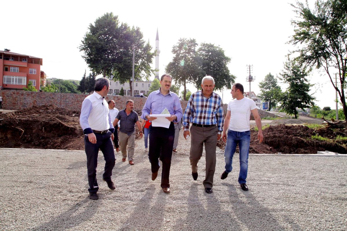 Döngel'e Şelaleli Sosyal Alan