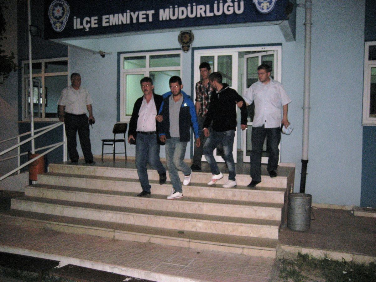 Gediz ve Uşak\'ta Hırsızlık Şebekesi Çökertildi
