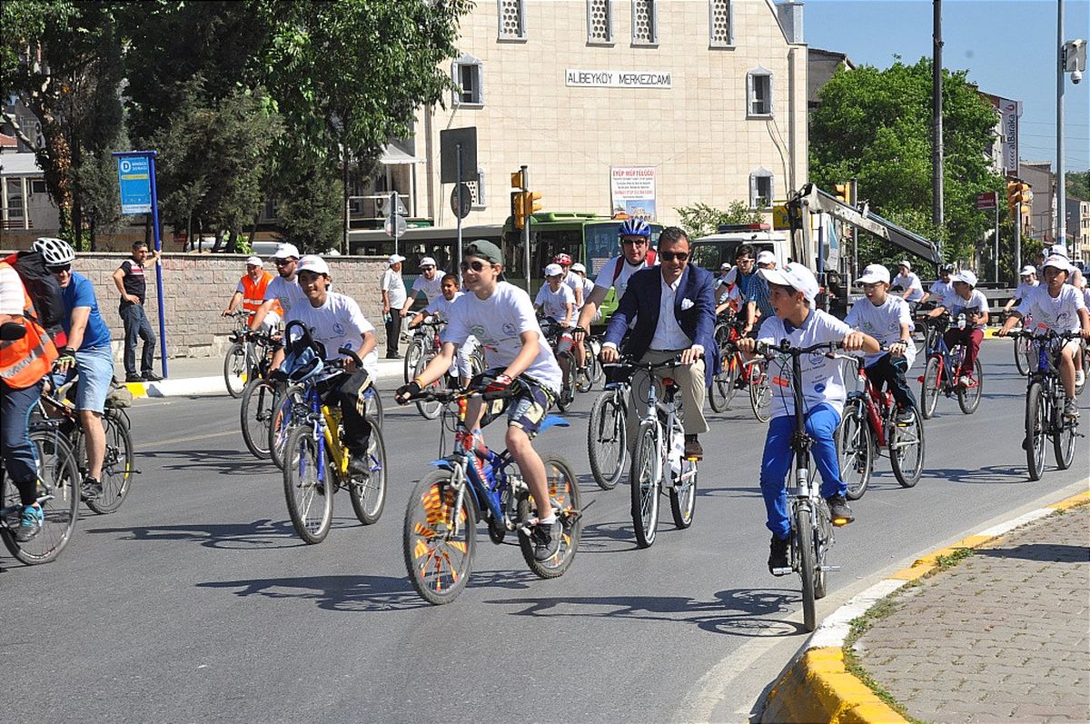 "Sevgi ve Kardeşliğe Pedal Çevirdiler…"