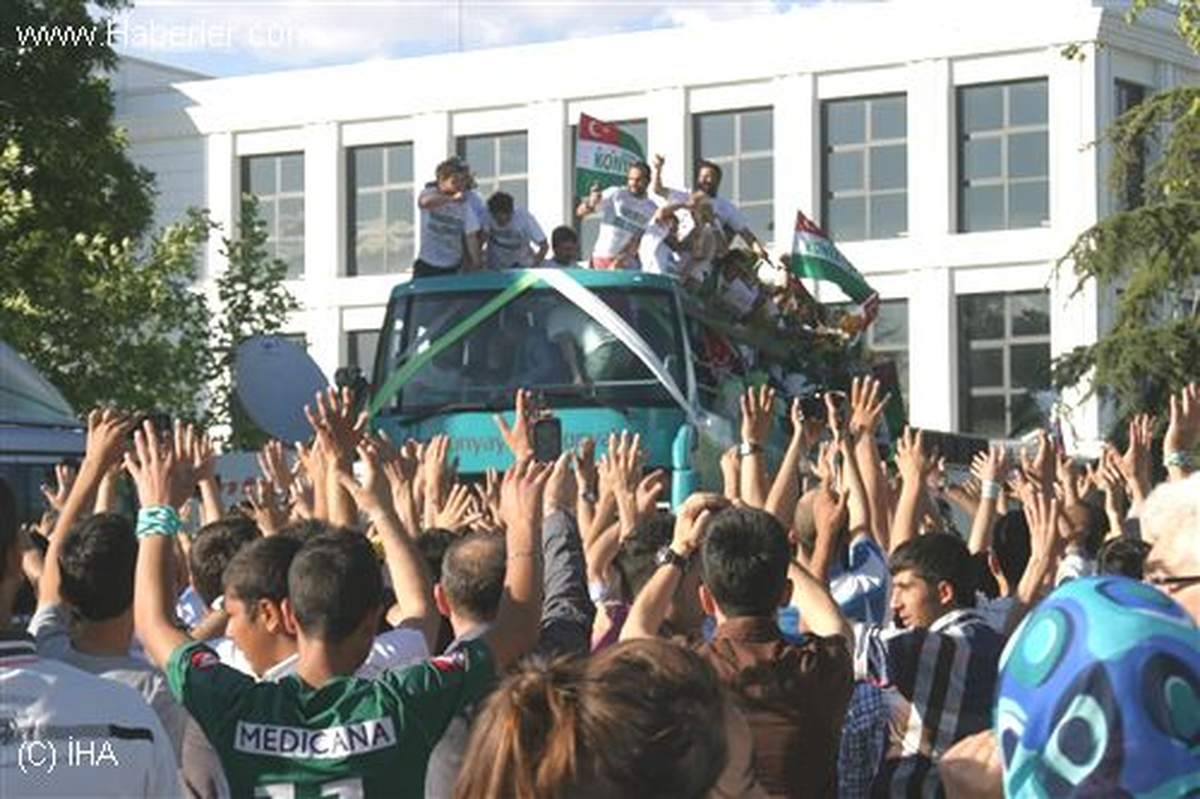 Torku Konyaspor\'dan Şampiyonluk Turu