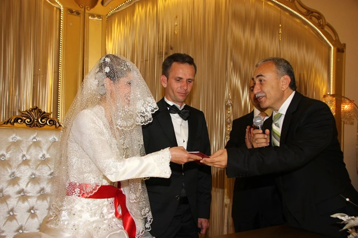 Vali Büyük Nikah Şahidi Oldu