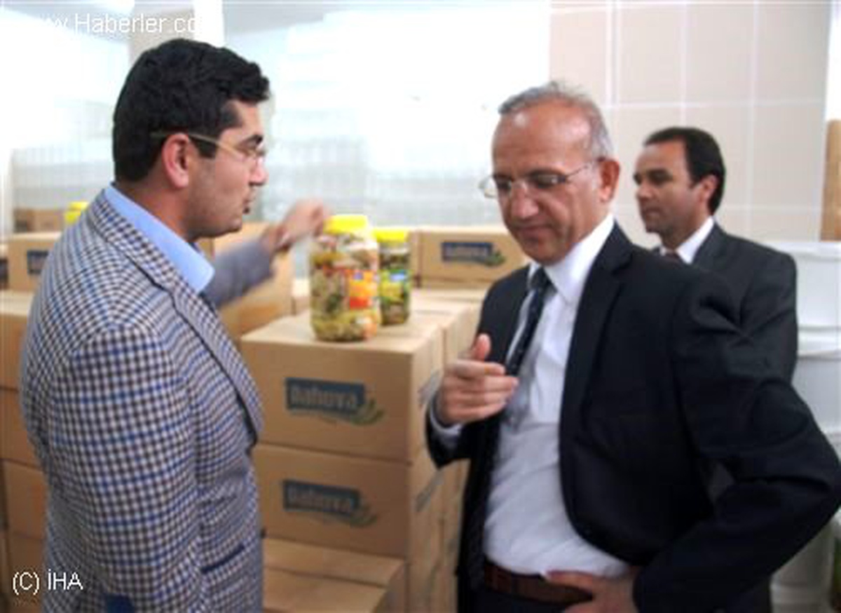 Vali Yurdakul\'dan Turşu Fabrikasına Ziyaret