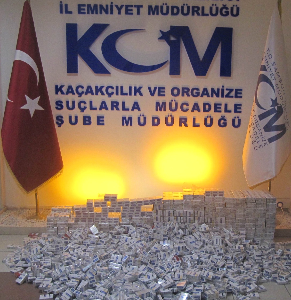Artvin\'de Gümrük Kaçağı Sigara Ele Geçirildi