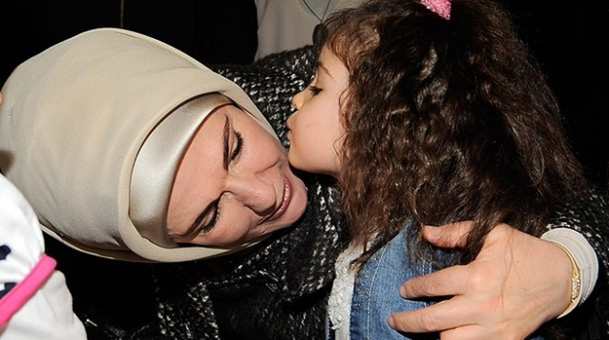 -Başbakan Erdoğan\'ın Eşi Emine Erdoğan, Anaokulu Açtı