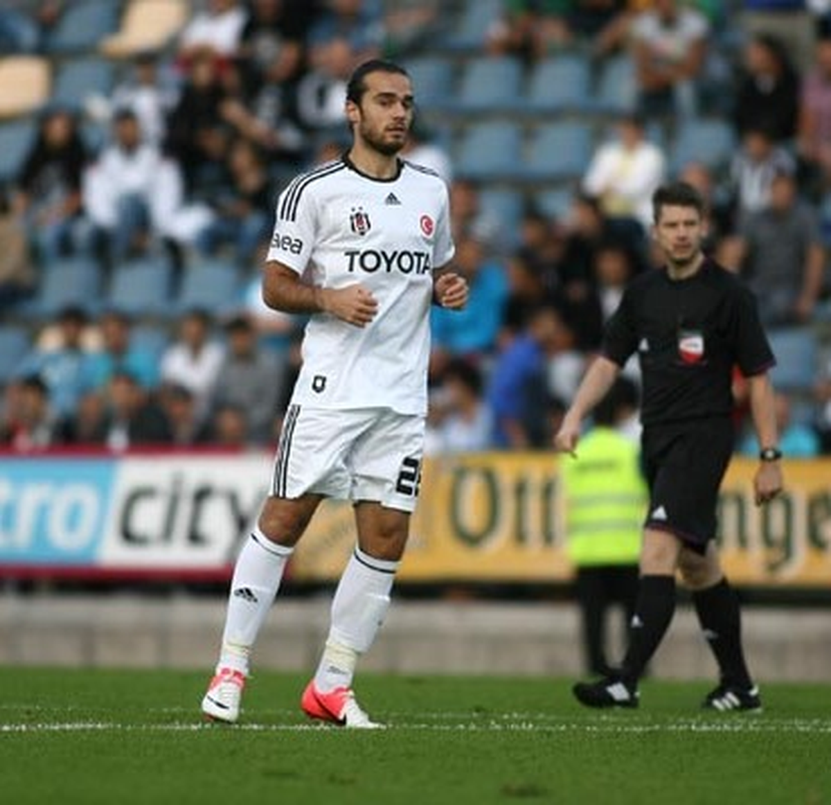Beşiktaş, Erkan Kaş ile Sözleşme Yeniledi