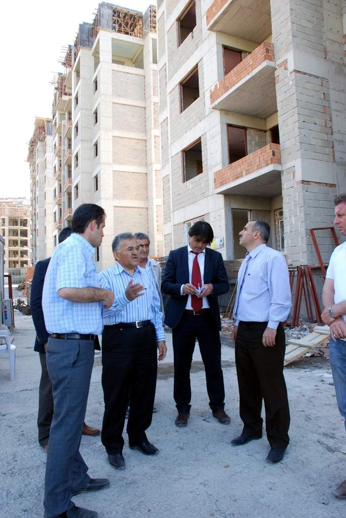 Büyükkılıç, Battalgazi Mahallesindeki Sosyal Konutların İnşaatını İnceledi