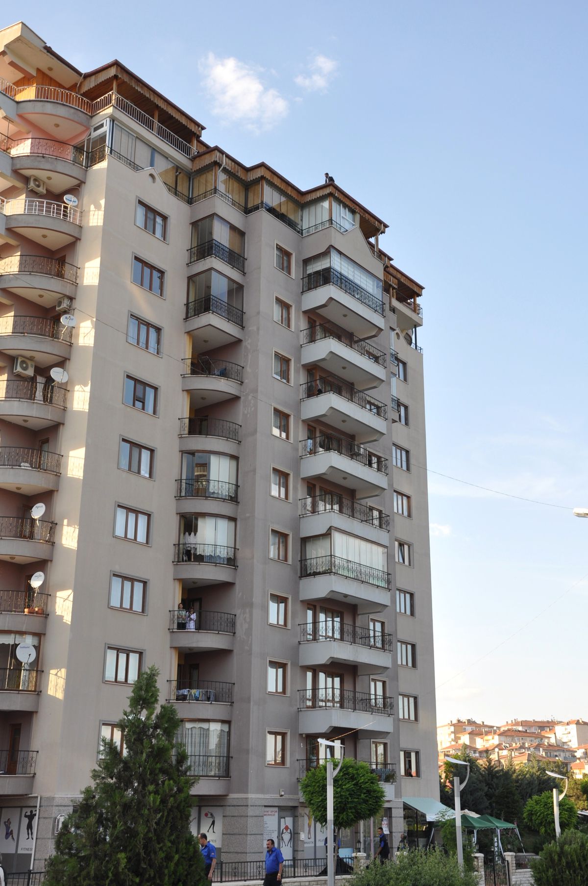 Çocuğuna Ameliyat Parası Bulamayınca İntihara Kalkıştı