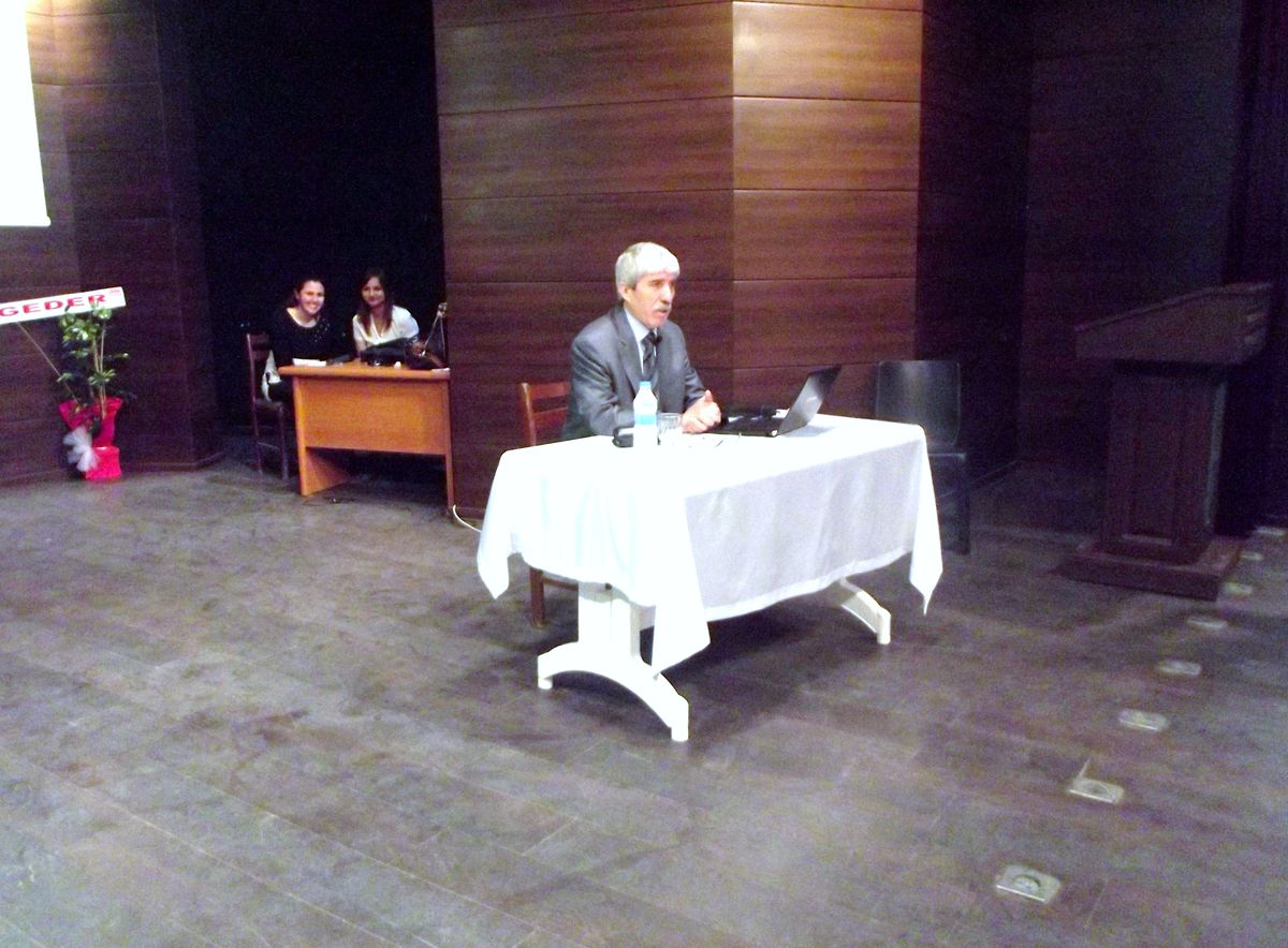 Gediz Kız Meslek Lisesi Aile Haftası Konferanslarını Gelenekselleştirdi
