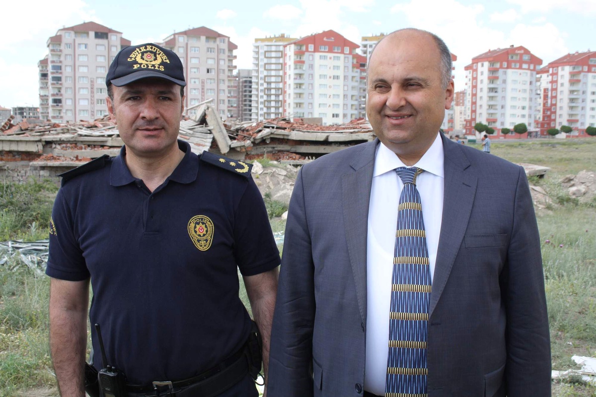 Kayseri Emniyeti\'nden Gerçeğini Aratmayan Deprem Tatbikatı