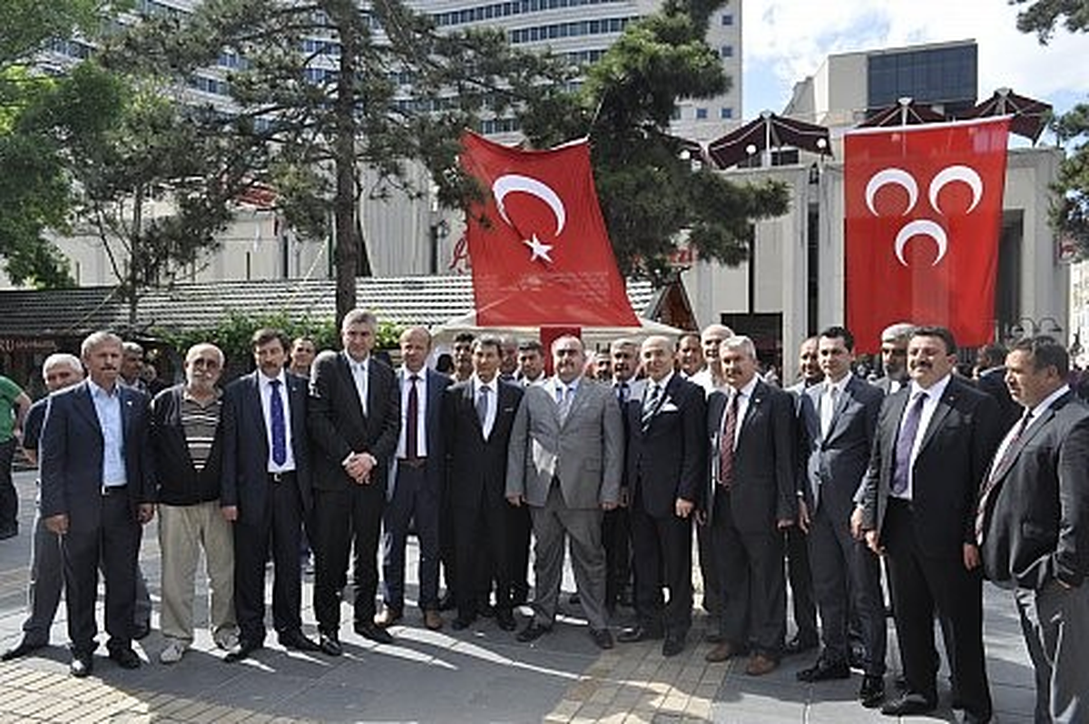 MHP\'de Üye Patlaması