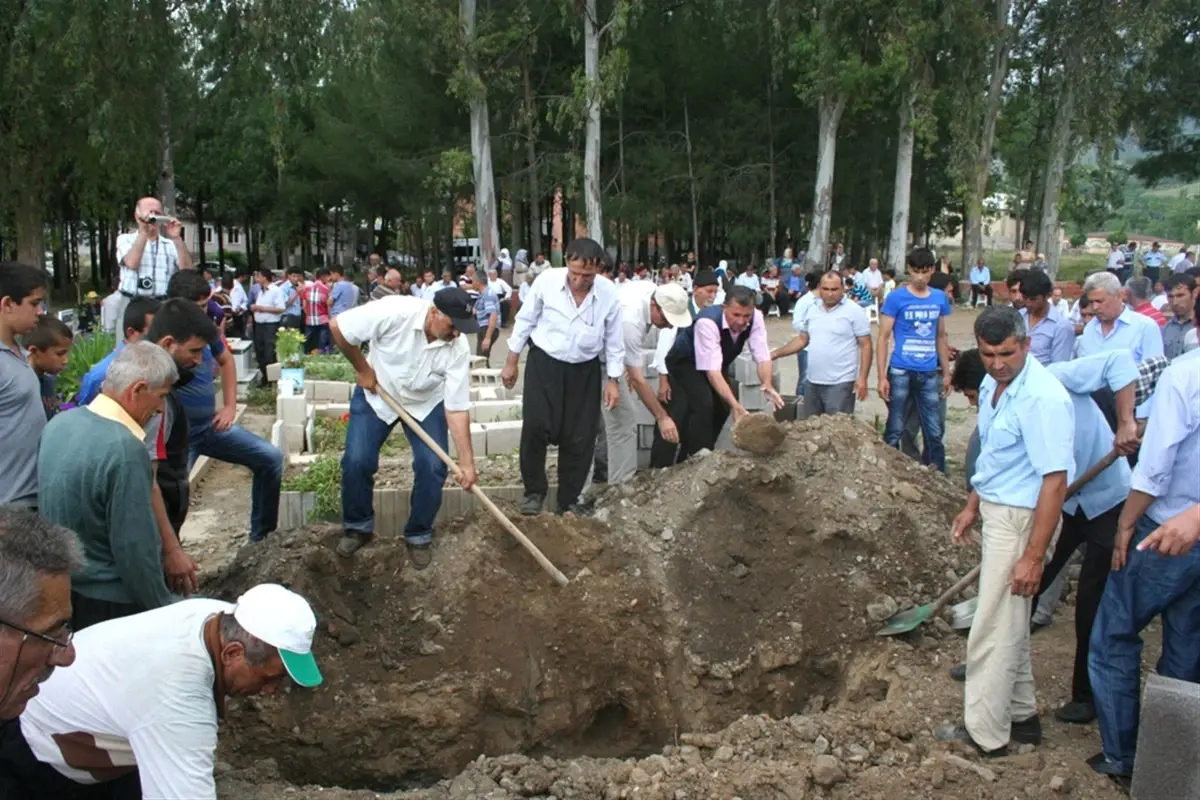 Osmaniye\'deki Kavganın Kurbanları Toprağa Verildi