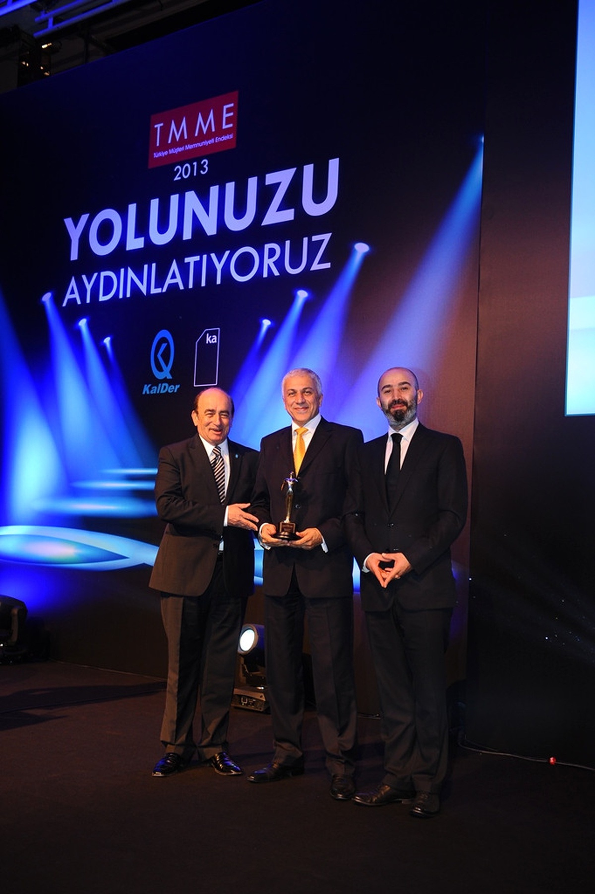 Toyota\'ya İki Ödül Birden