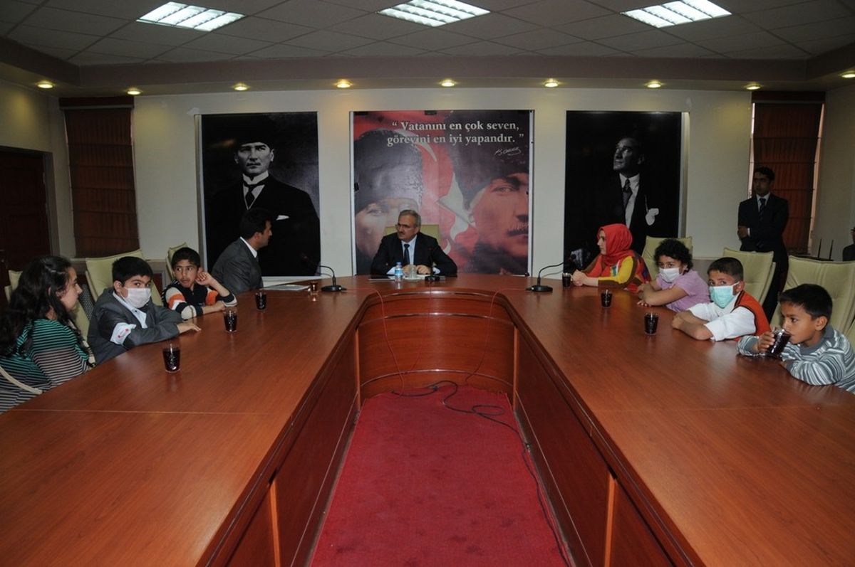 Vali Karaloğlu Lösemili Çocukları Kabul Etti