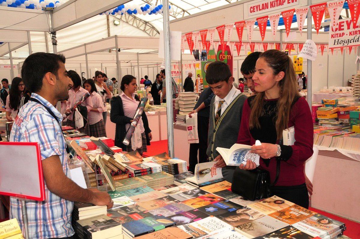 Van 1. Kitap Fuarı Devam Ediyor