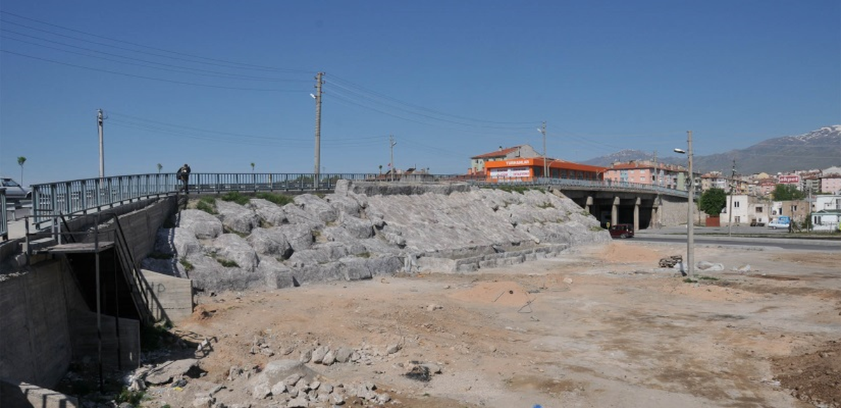 Abilayhan Parkında Çalışmalar Tamamlanıyor