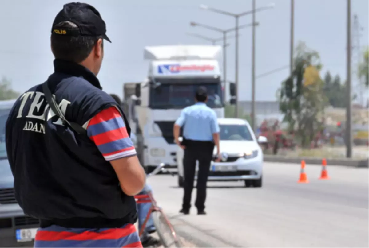 Adana\'da Bomba Yüklü Araç Paniği