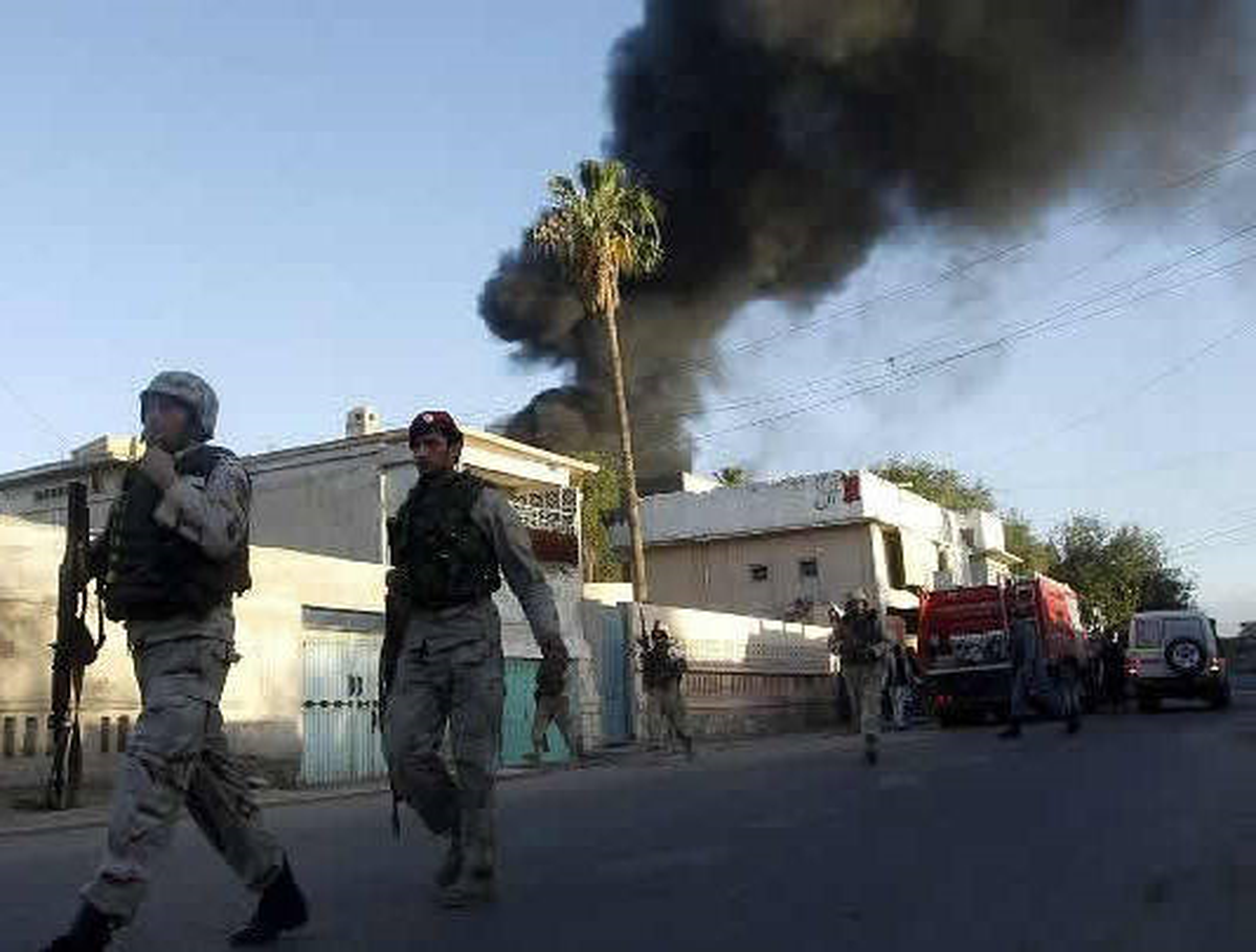 Afganistan\'da Kızılhaç Binasına İntihar Saldırısı