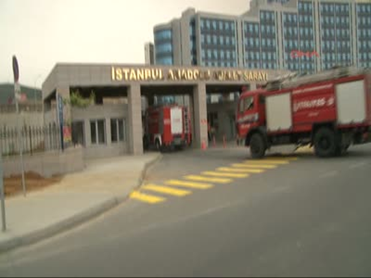 Anadolu Adalet Sarayı\'nda Yangın Paniği