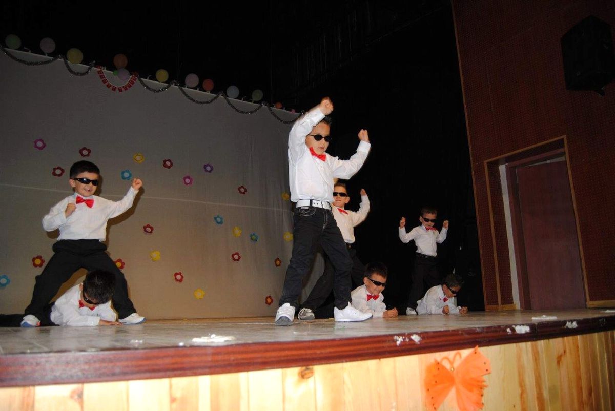 Anaokulu Öğrencilerinden Gangnam Style Gösterisi