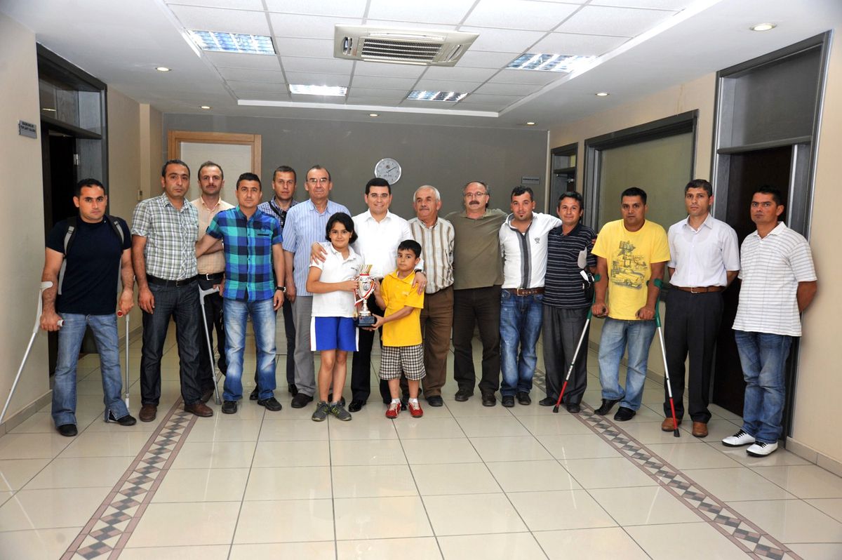 Başkan Tütüncü\'den Sporculara Destek