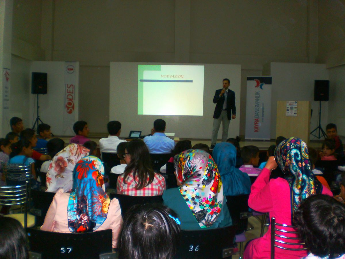 Bingöl\'de \'El Uzatılmayan Genç Kalmasın\' Semineri