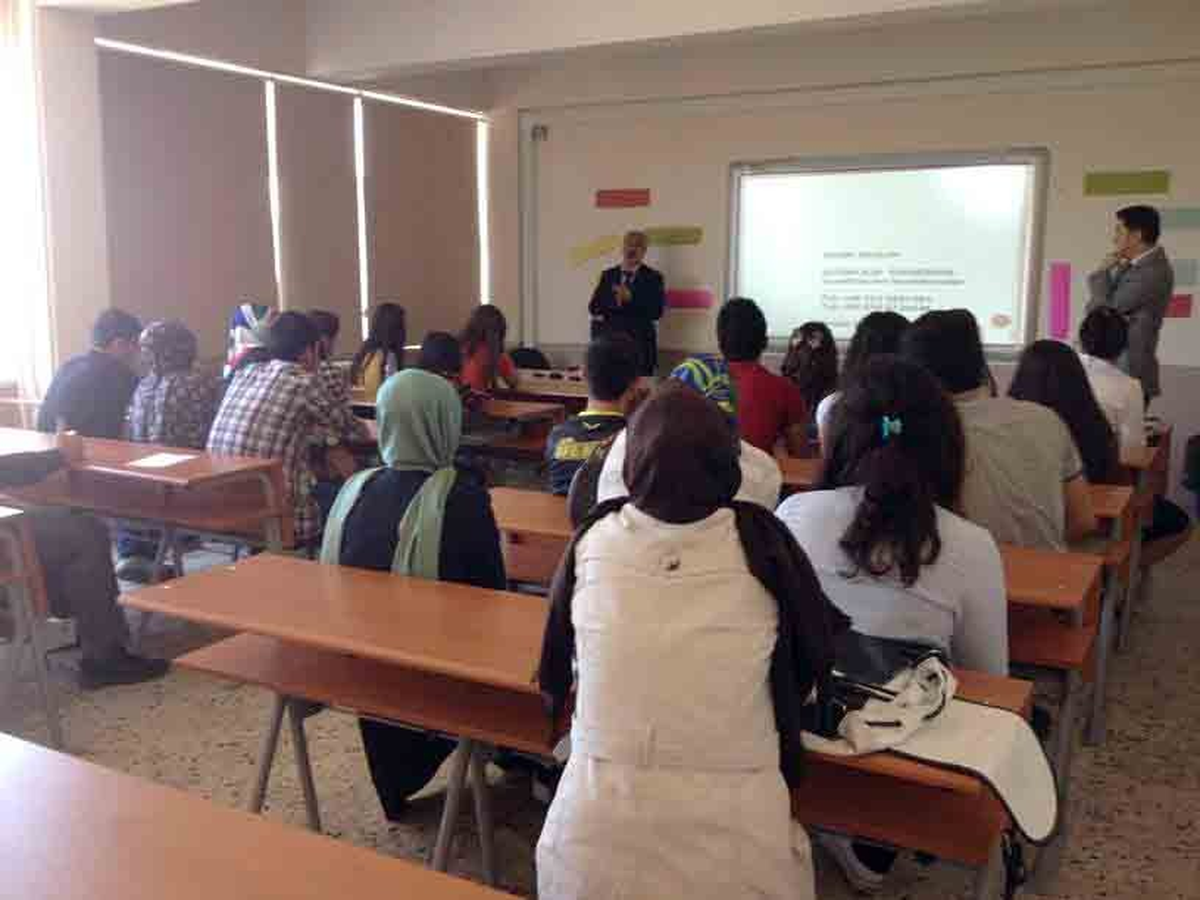 Bü Shmy\'de "Bağımlılıkla Mücadele ve Gençlik" Semineri Düzenlendi
