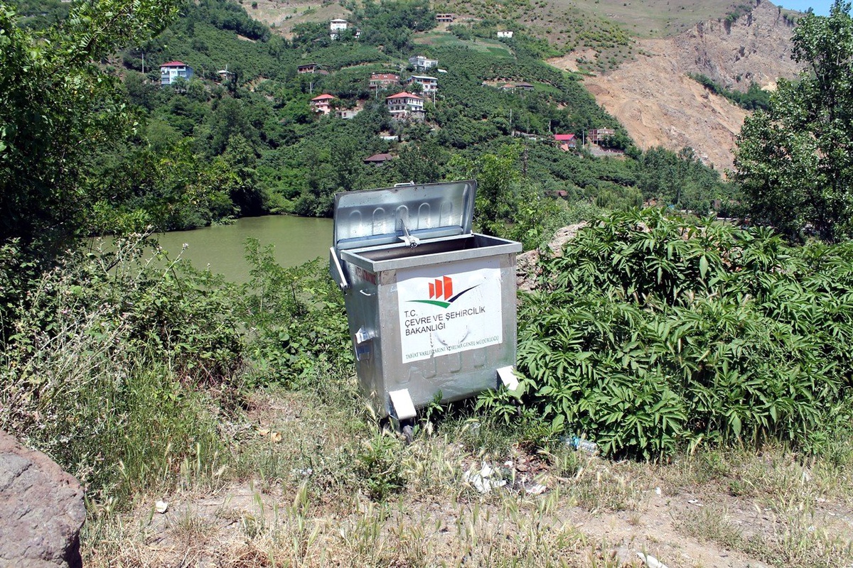 Çöp Konteyneri Hırsızlığına Zincirli Çözüm