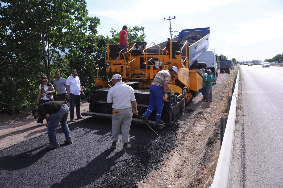 Eşmelilerden Asfalt Teşekkürü
