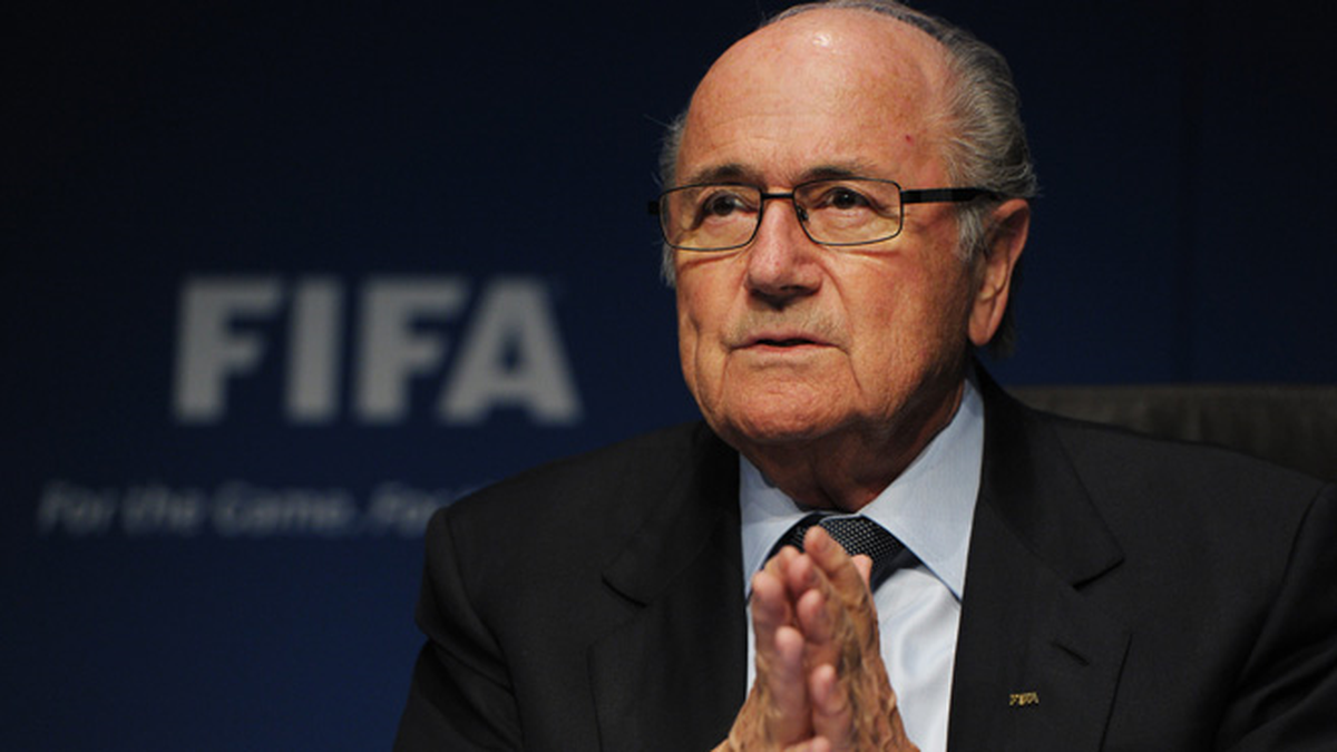 FIFA Başkanı Blatter\'in Yaşı ve Maaşı Tartışma Konusu Oldu