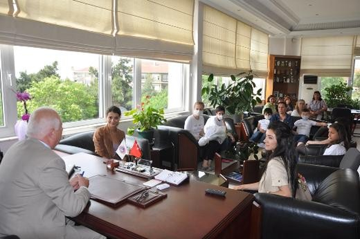 Lösemili Çocuklardan Tekirdağ Belediyesi\'ne Ziyaret