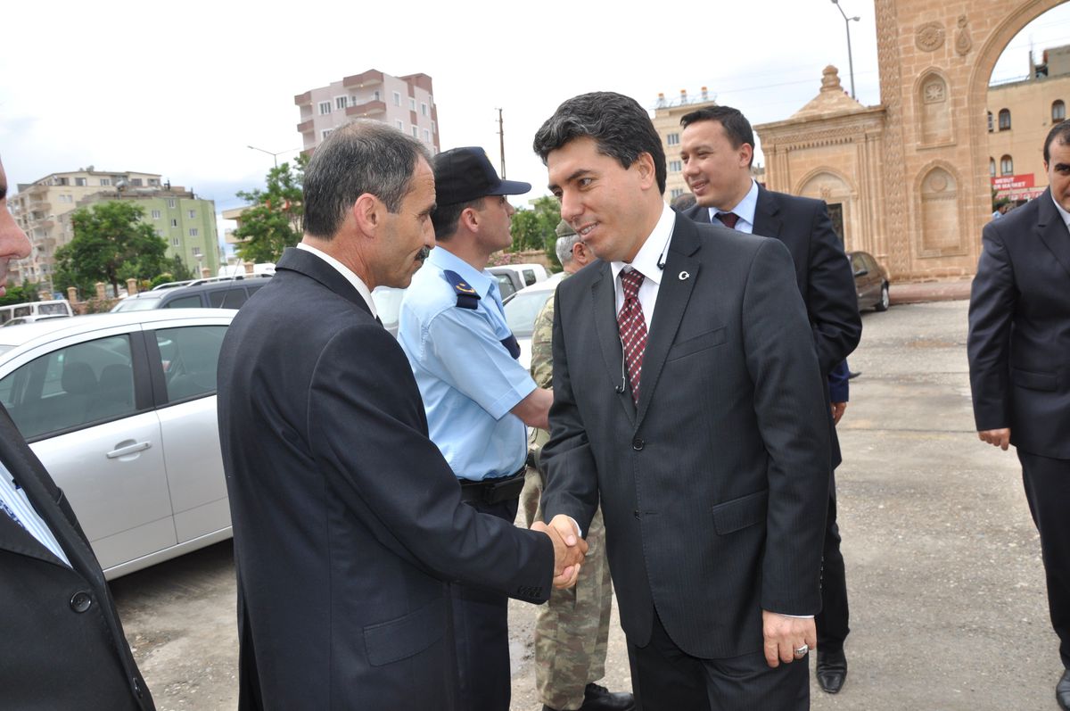 Mardin Valisi Cengiz, Suriyeliler İçin Kurulan Çadır Kenti Gezdi
