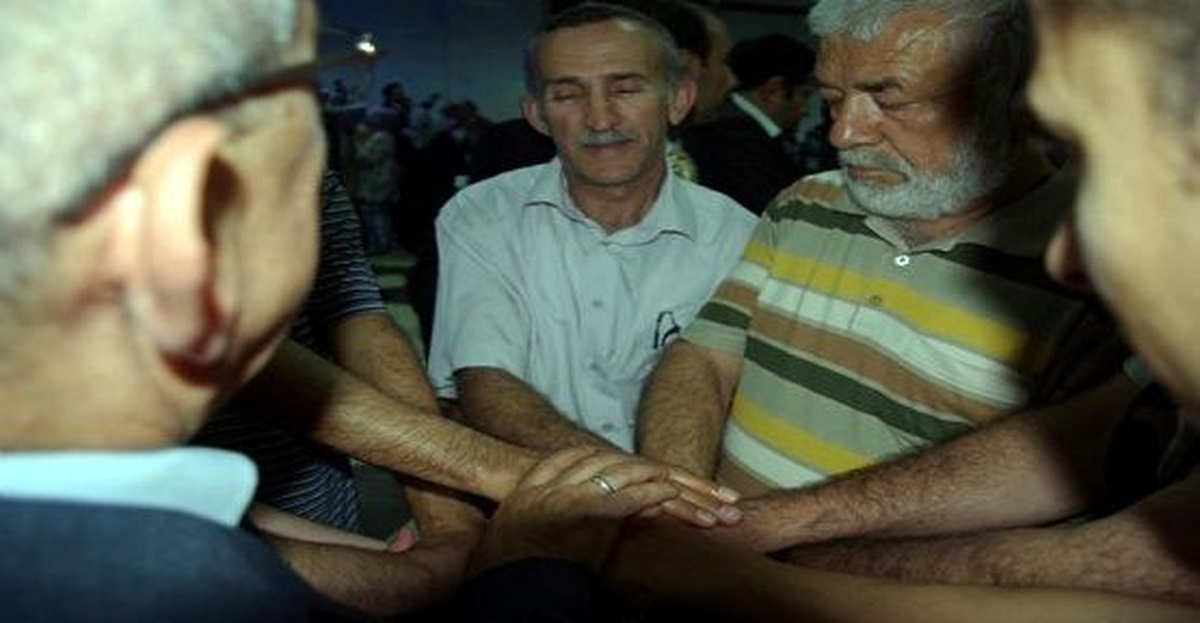 Mersin Düğün Salonunda Topluca Tövbe Ettiler Düğün Salonunda Topluca Tövbe Ettiler