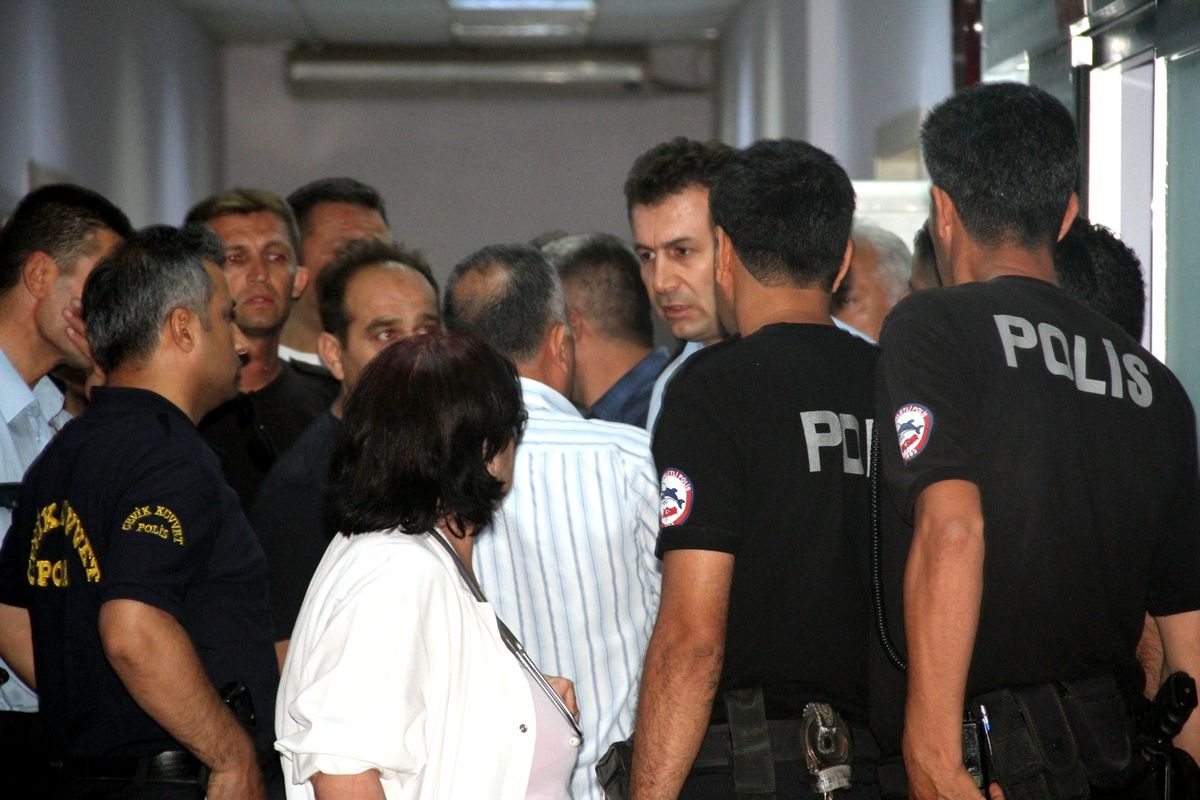 Polis Memuru Nöbette İntihar Etti