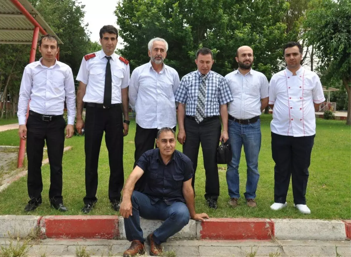 Silopi\'de Düzenli Prim Ödeyen Şirketlere Plaket