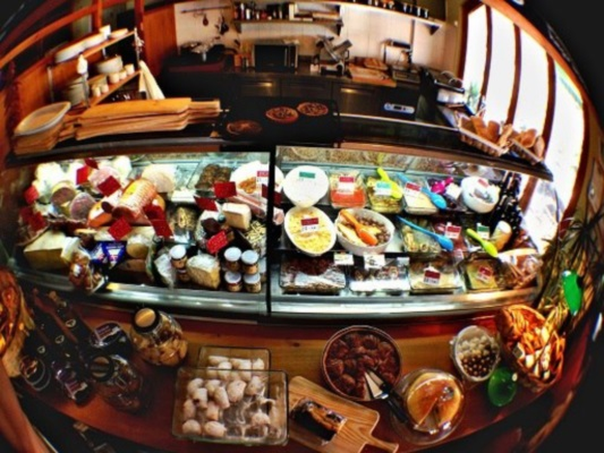 Şimdilerde Bodrum\'da Bir Başka Deli Var, Deli Meze
