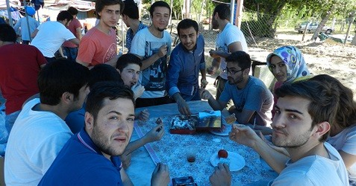 Üniversite Öğrencileri ile Emniyet Personeli Aileleri Piknikte Buluştu