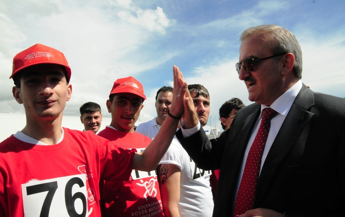 Van\'da "Küçük Adımlarla Büyük Mutluluklar Spor Şenlikleri" Düzenlendi