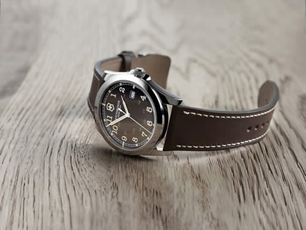 Babalar Günü İçin Victorinox Saat