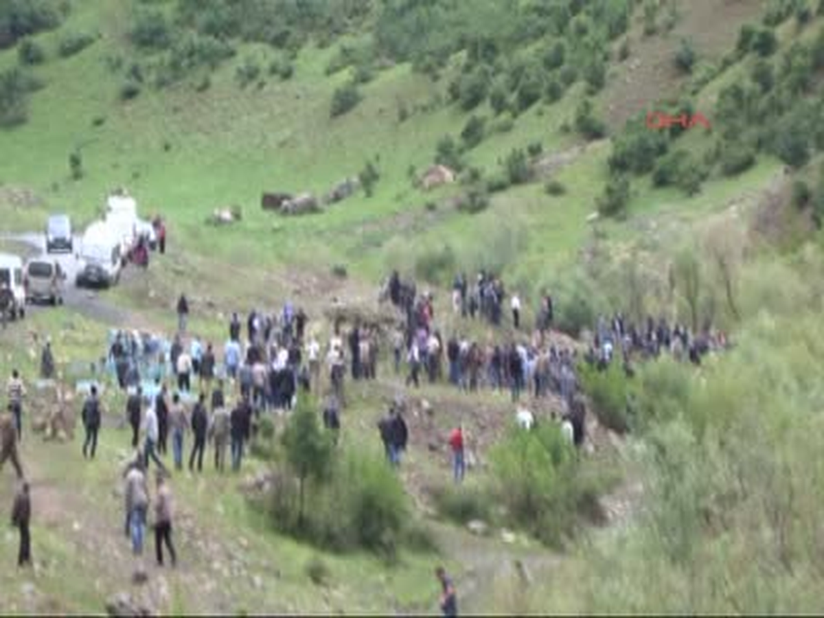 Beytüşşebap\'ta Habur Çayı\'na Uçan Araçta, 4 Ölü, 2 Kayıp Ek