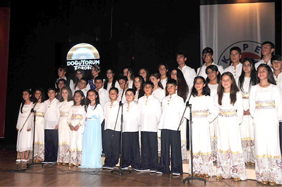Bursa\'da, Bitlisli Öğrencilerden 19 Dilde Konser