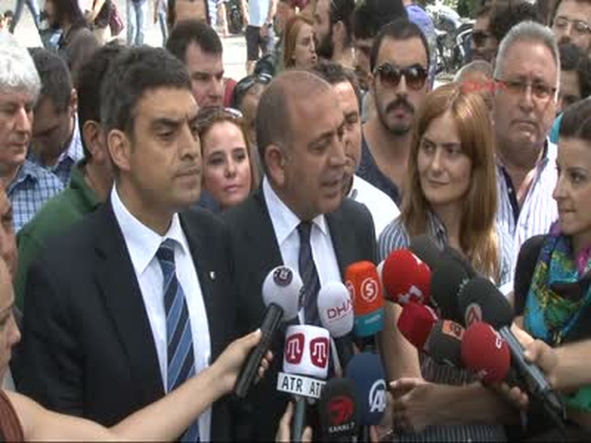 CHP Genel Başkan Yardımcıları Tekin ve Oran, Gezi Parkı\'na Geldi CHP Genel Başkan Yardımcıları...