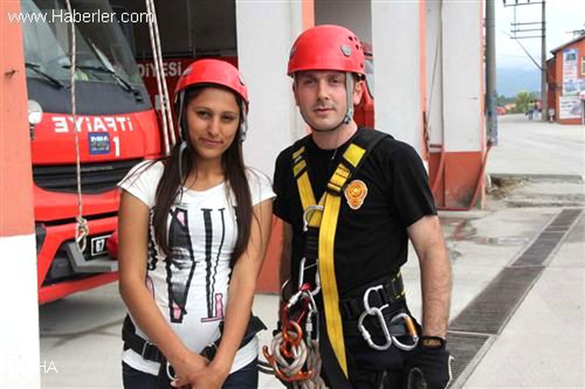 Gönüllü İtfaiyeciler Binadan İple İnme Eğitimi Aldı