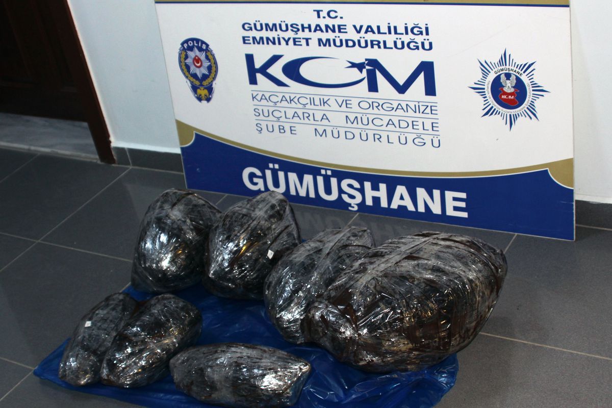 Gümüşhane\'de Yolcu Otobüsünde 10 Kilo Esrar Yakalandı