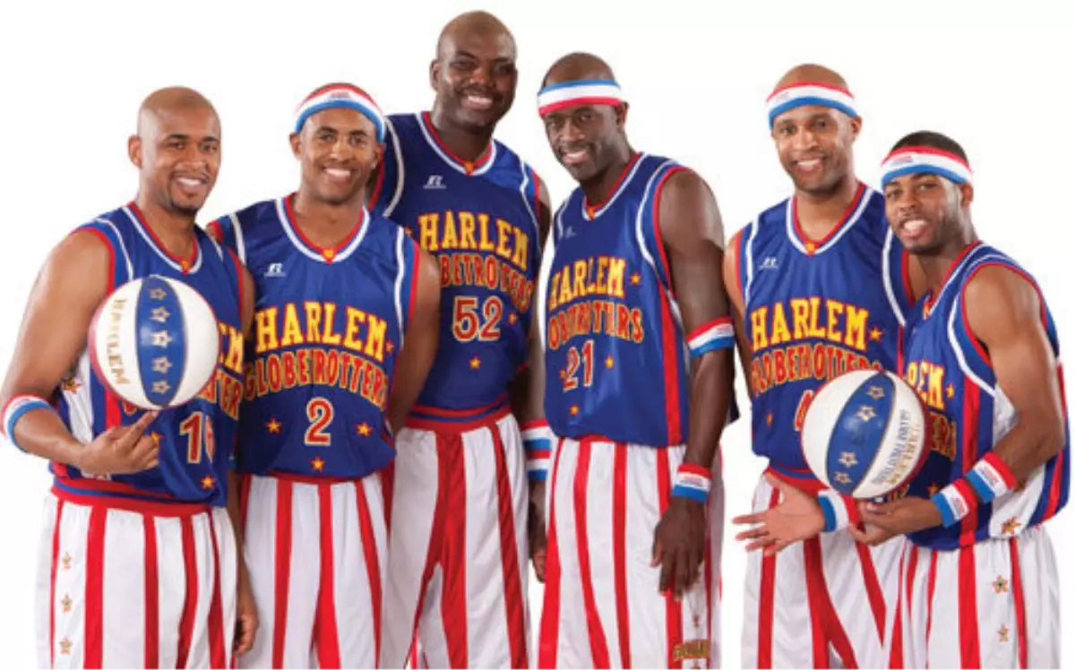 Harlem Globetrotters Oyuncuları, Washington Caddelerinde Top Sektirdi