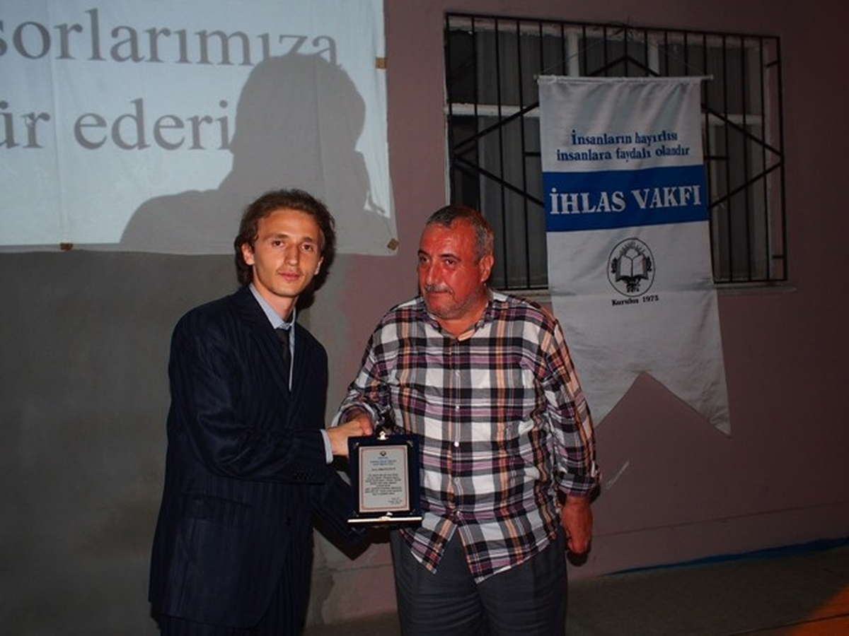 İhlas Vakfı Şahinbey Erkek Öğrenci Yurdu\'nda Mezuniyet Coşkusu