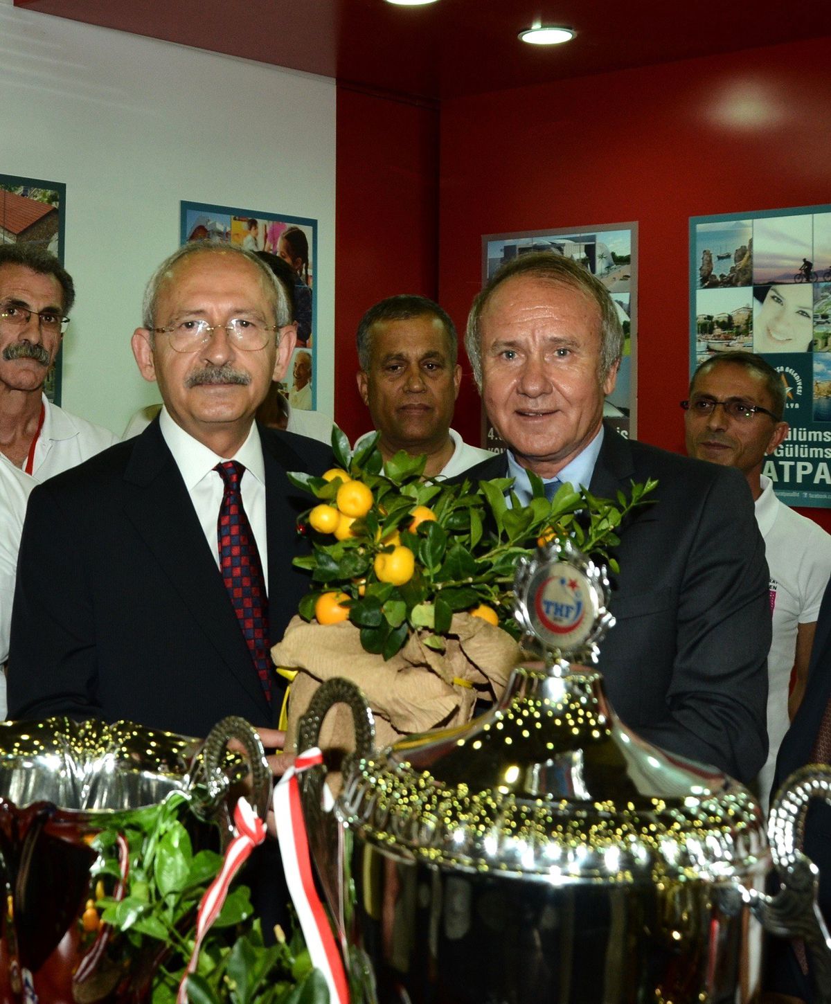 Kılıçdaroğlu'dan Muratpaşa Standında Tam Not