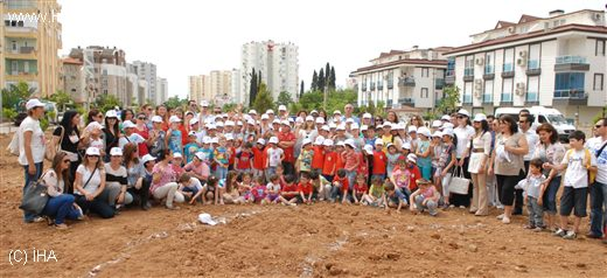 Öğrenciler Tarafından 250 Fidan Dikildi