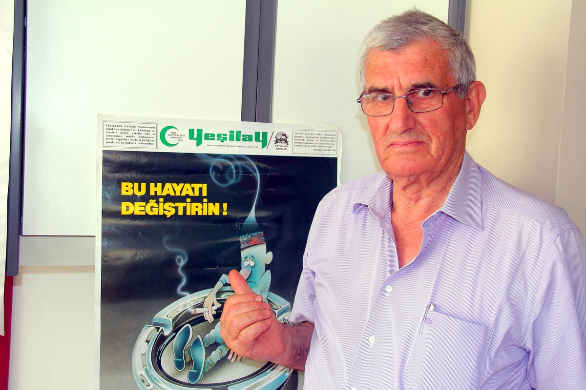Öğretmenlerin Yüzde 76\'sı Sigara Tiryakisi