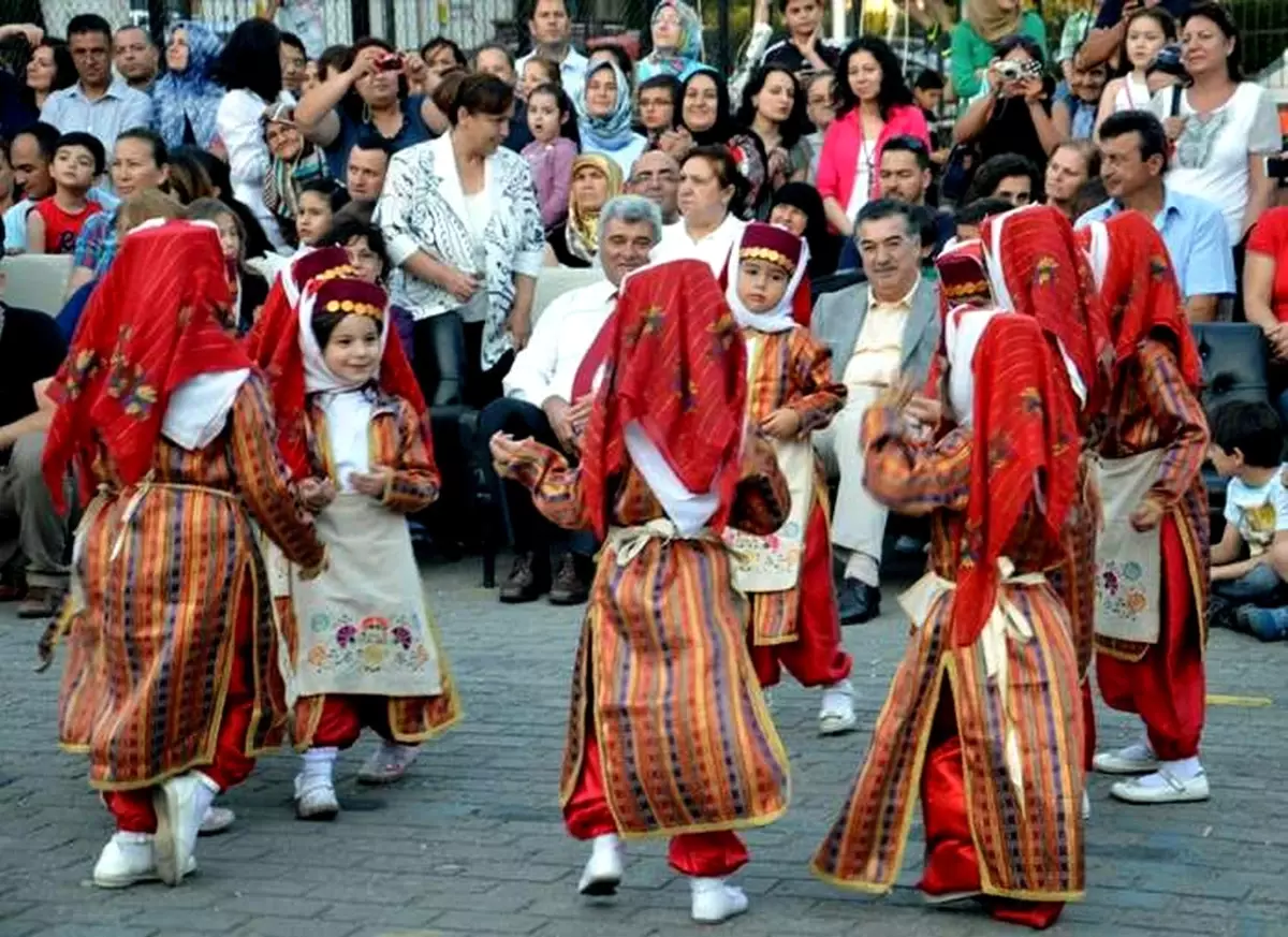 Vali Al, Miniklerin Coşkusuna Ortak Oldu