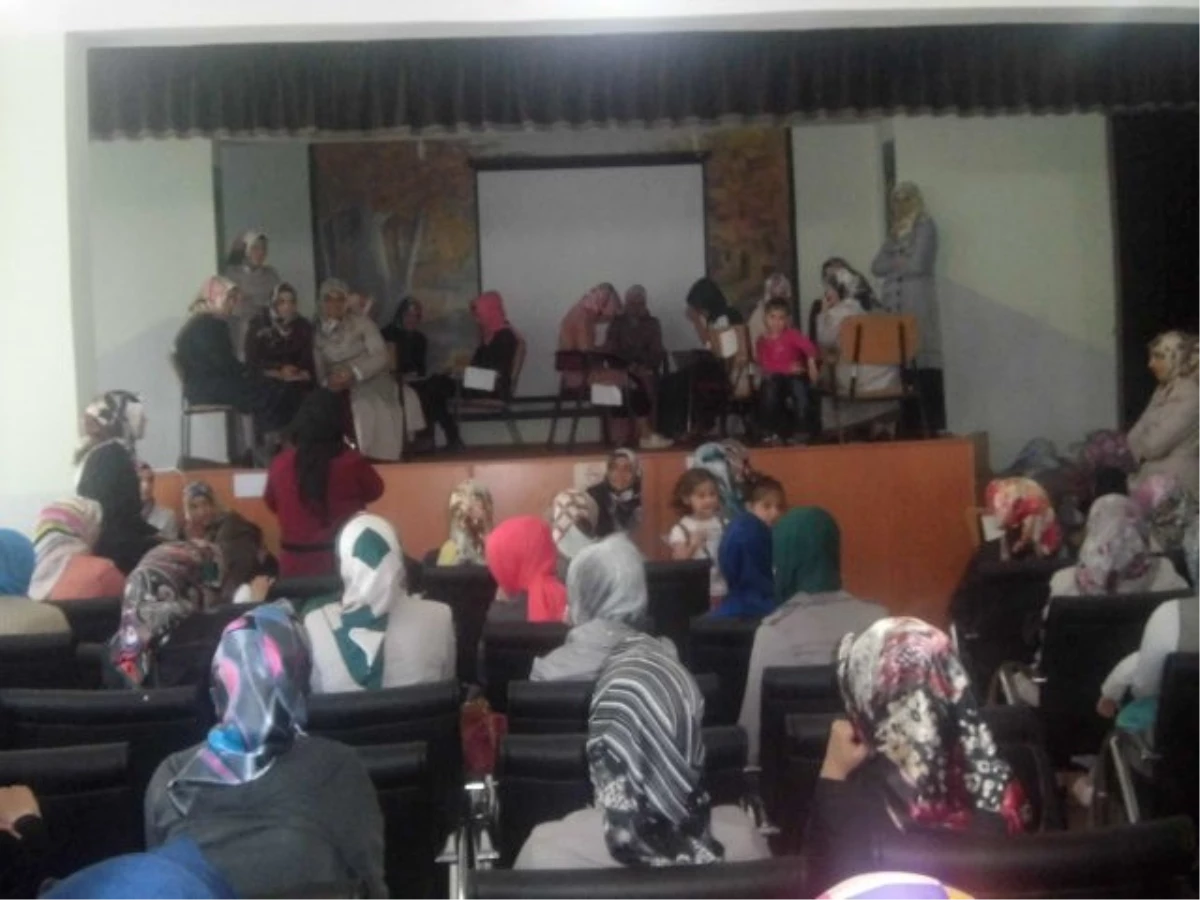 Varto\'da Kız Kuran Kursları Arasında Bilgi Kültür Yarışması